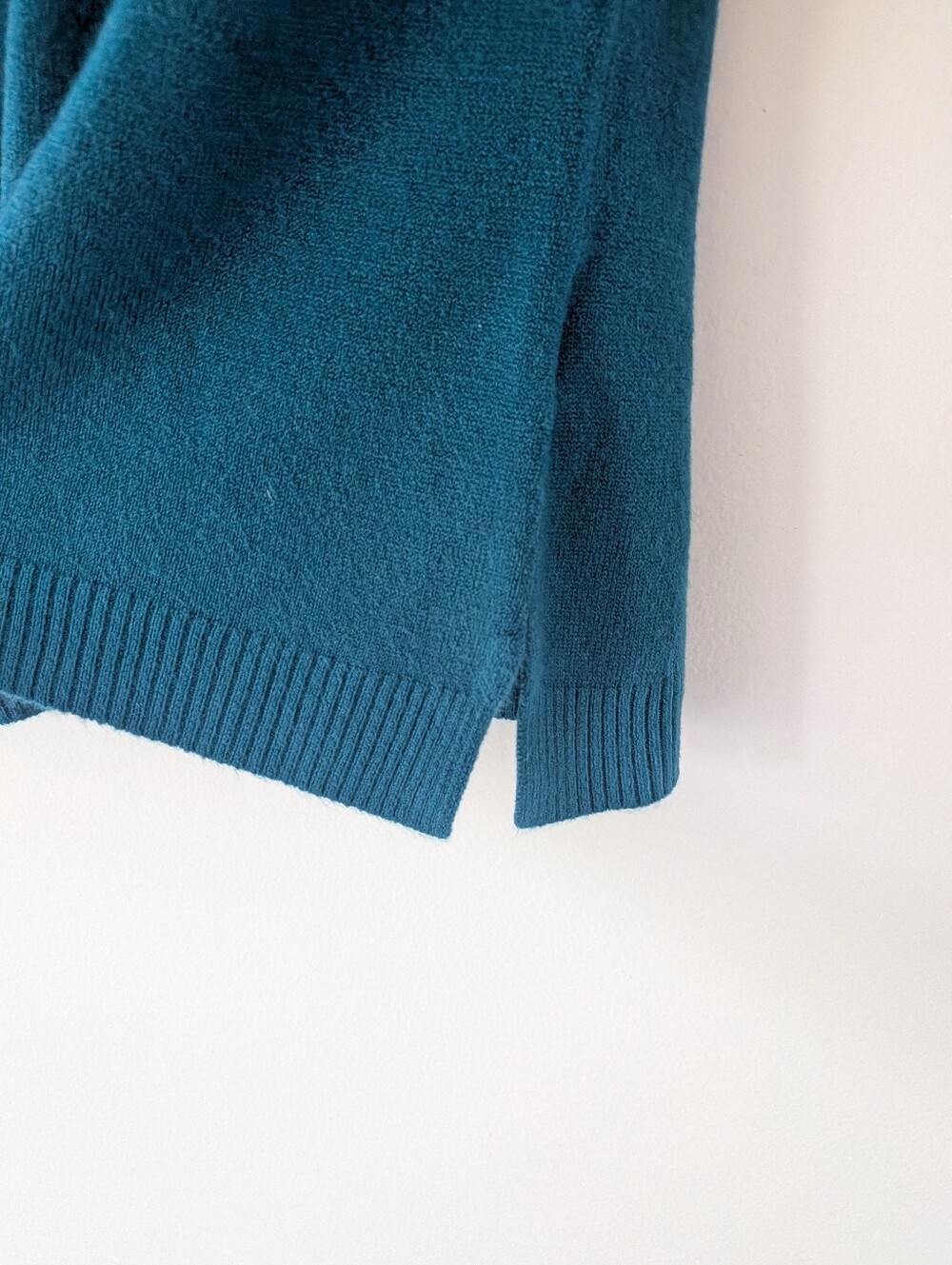 NWT Karen Scott Luxe Soft V-neck Sweater - Picture 5 of 7